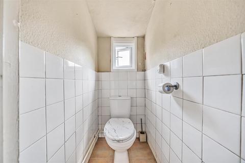 20 Worthington Road, Surbiton, KT6 7RX