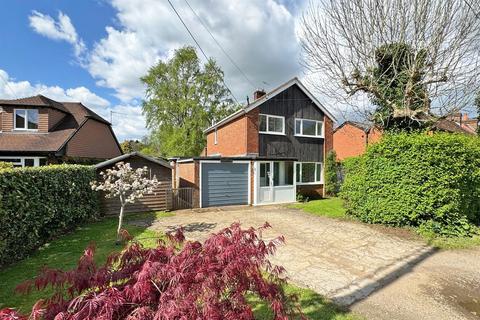 3 bedroom detached house for sale, Milford - No Onward Chain
