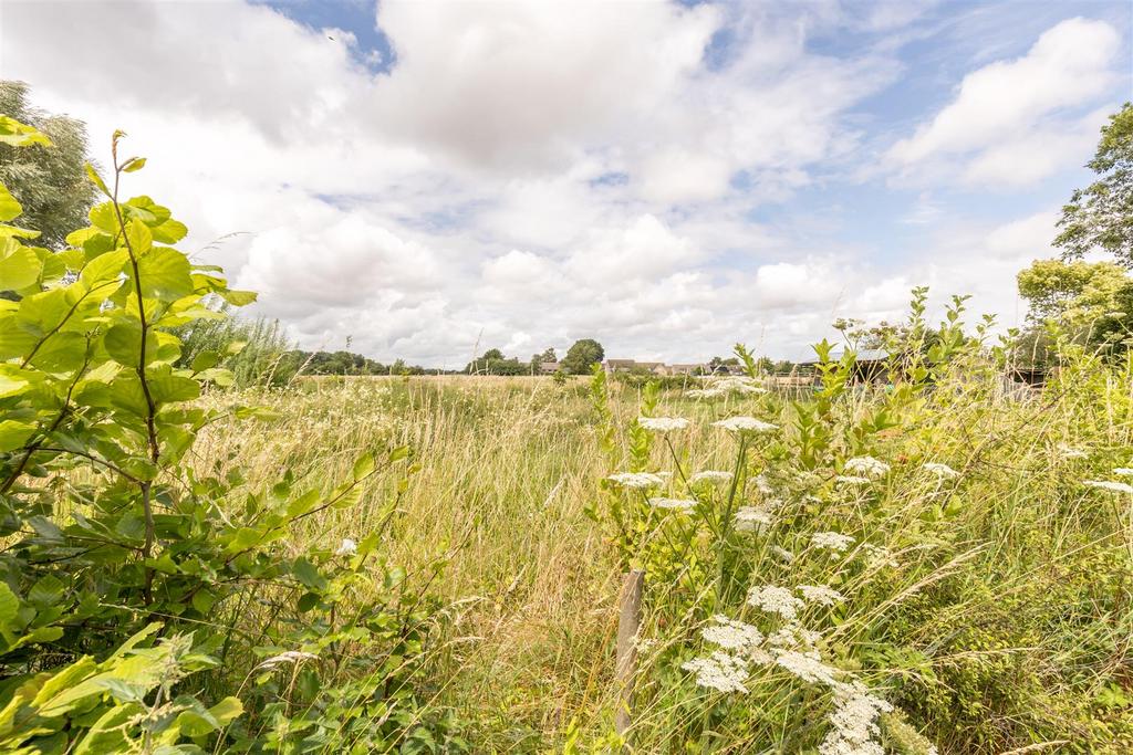 Mill Lane, WestonOnTheGreen 3 bed semidetached bungalow for sale
