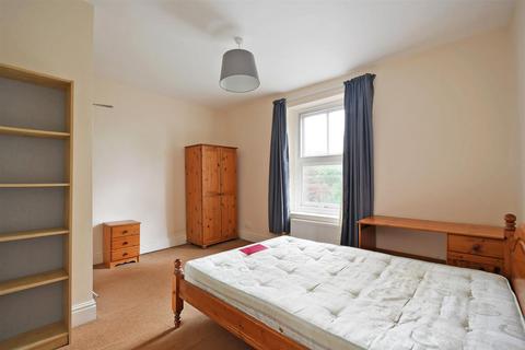 11a Broomgrove Crescent, Sheffield, S10 2LQ