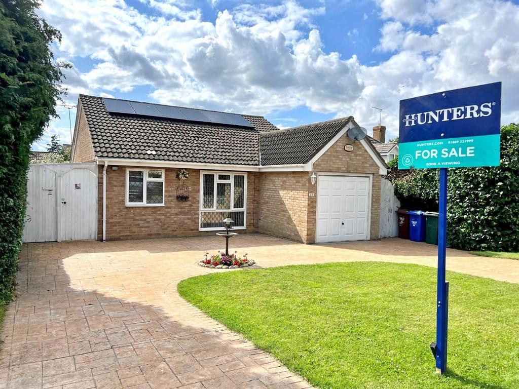 Ardley Road, Fewcott, Bicester 2 bed detached bungalow for sale £425,000