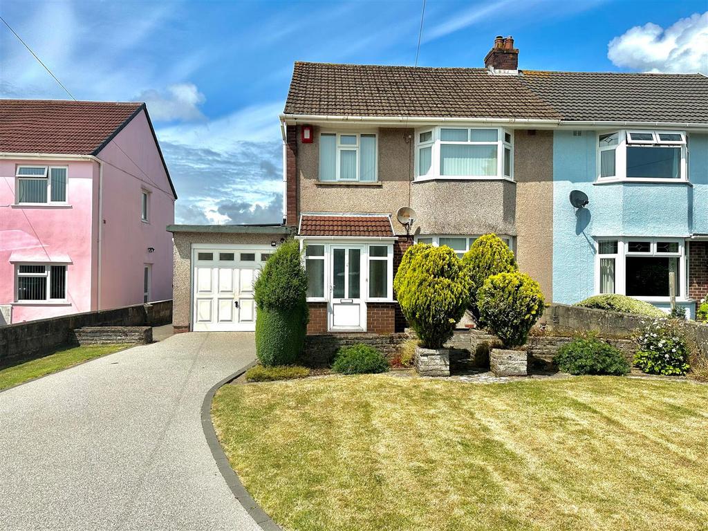 High Street, Laleston, Bridgend County Borough, CF32 0LD 3 bed semi