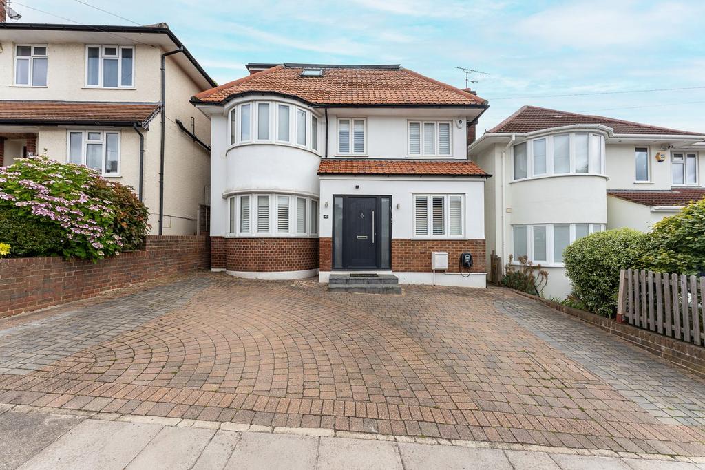LAWRENCE AVENUE, MILL HILL, LONDON, NW7 4 bed house for sale £1,500,000