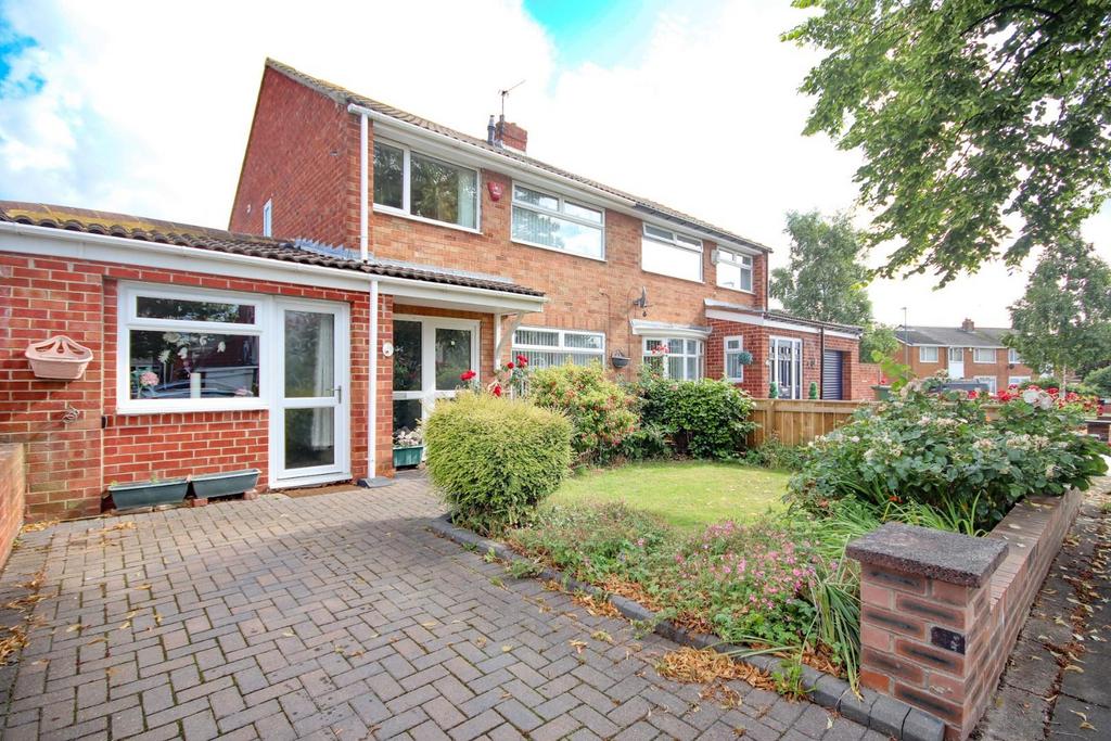 Tunstall Avenue, Low Grange, Billingham, TS23 3SP 4 bed semidetached
