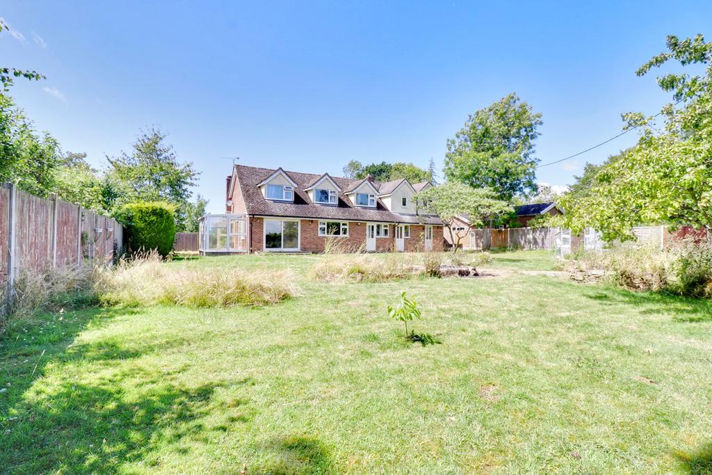 Dunmow Road, Thaxted, Dunmow, CM6 4 bed detached house for sale £695,000