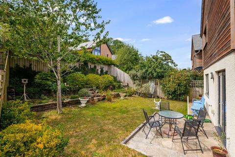 17 Longstem Drive, Dartington, Totnes, TQ9 6FS