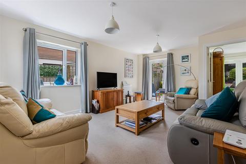 17 Longstem Drive, Dartington, Totnes, TQ9 6FS