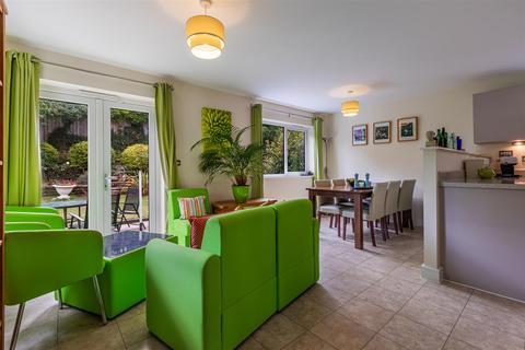 17 Longstem Drive, Dartington, Totnes, TQ9 6FS