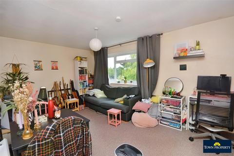 20, Burnside Court Black Path, Polegate, BN26 5BB