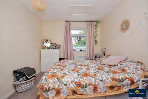 20, Burnside Court Black Path, Polegate, BN26 5BB