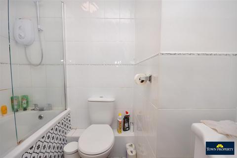 20, Burnside Court Black Path, Polegate, BN26 5BB