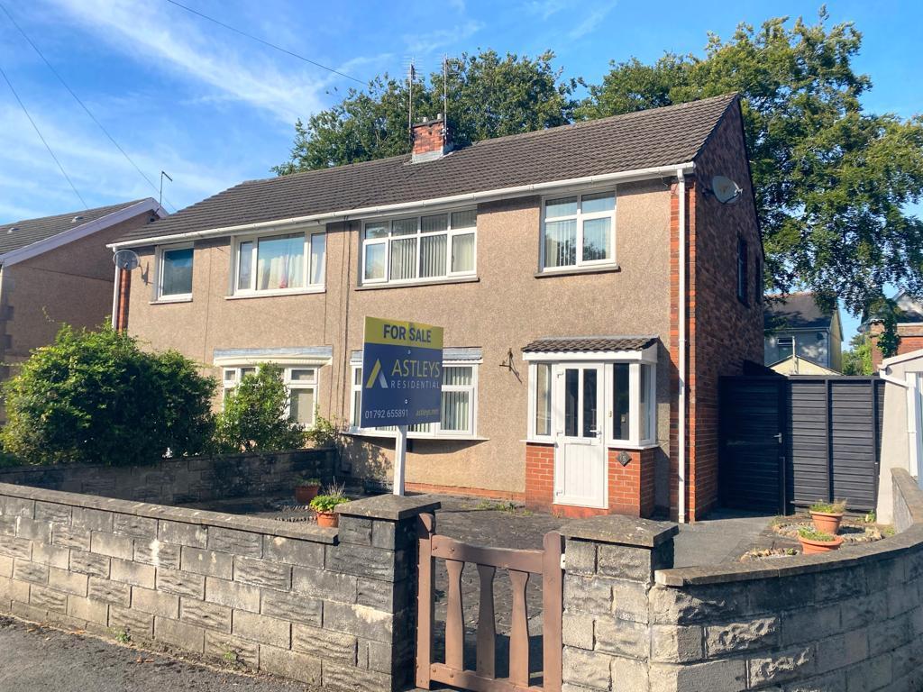 Llwyncelyn Avenue, Pontarddulais, Swansea 3 bed semidetached house for
