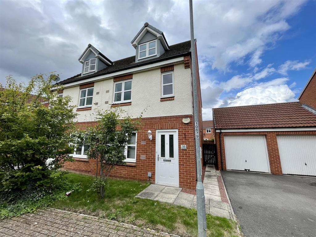 The Lanes, Darlington 3 bed semidetached house for sale £150,000