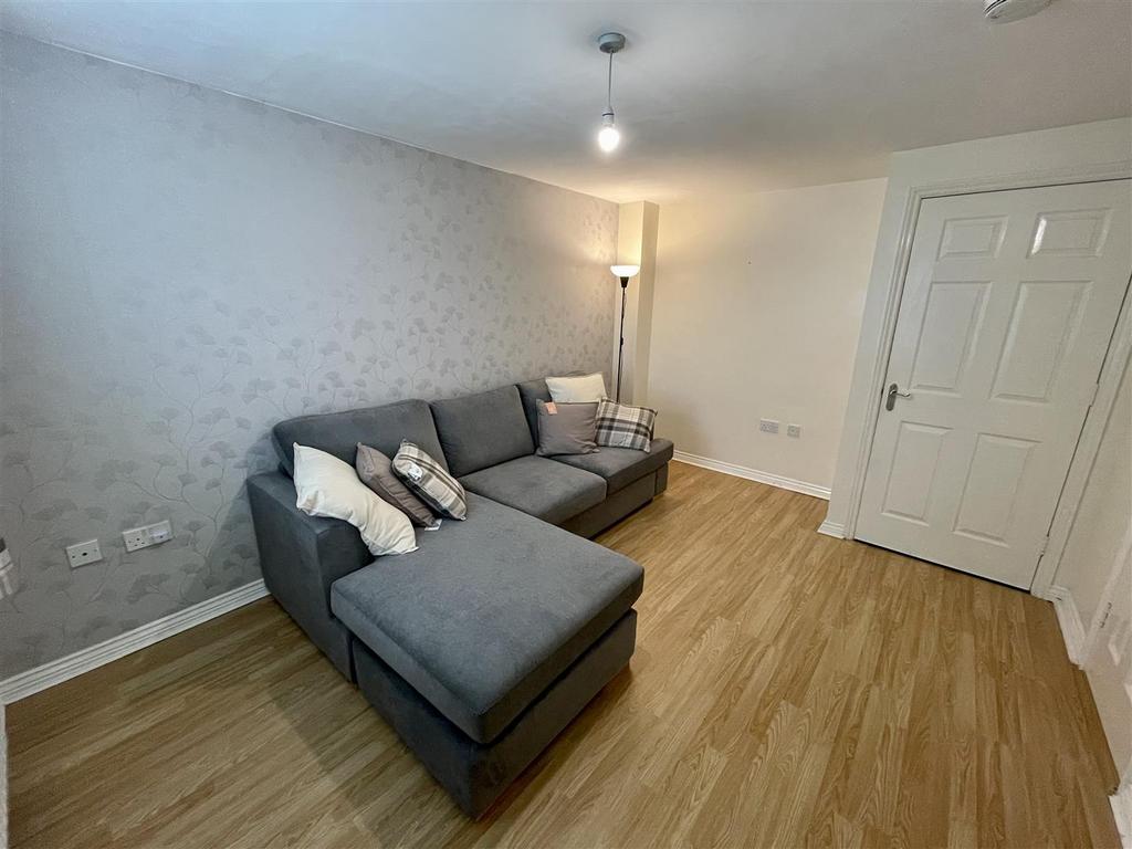 The Lanes, Darlington 3 bed semidetached house for sale £150,000