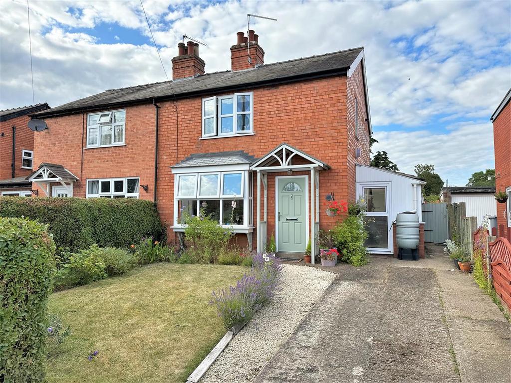 Dykes End, Collingham, Newark 2 bed semidetached house for sale £235,000