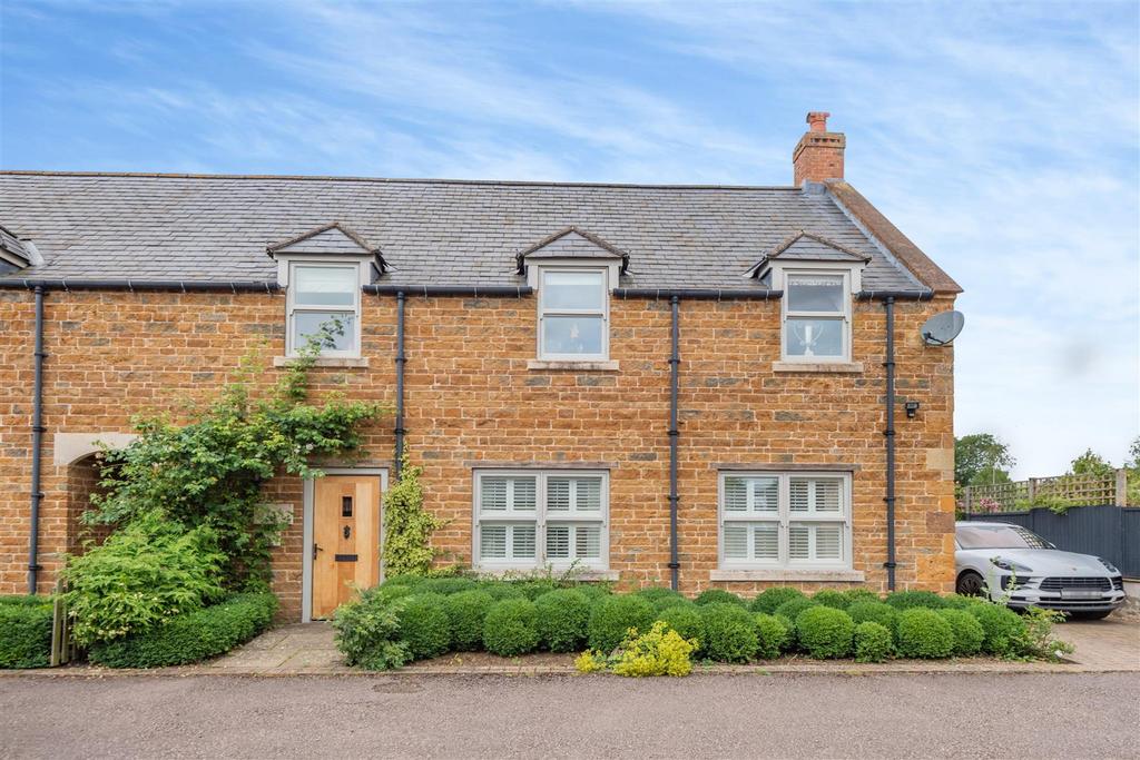 Main Street, Lyddington, Rutland 3 bed semidetached house for sale £