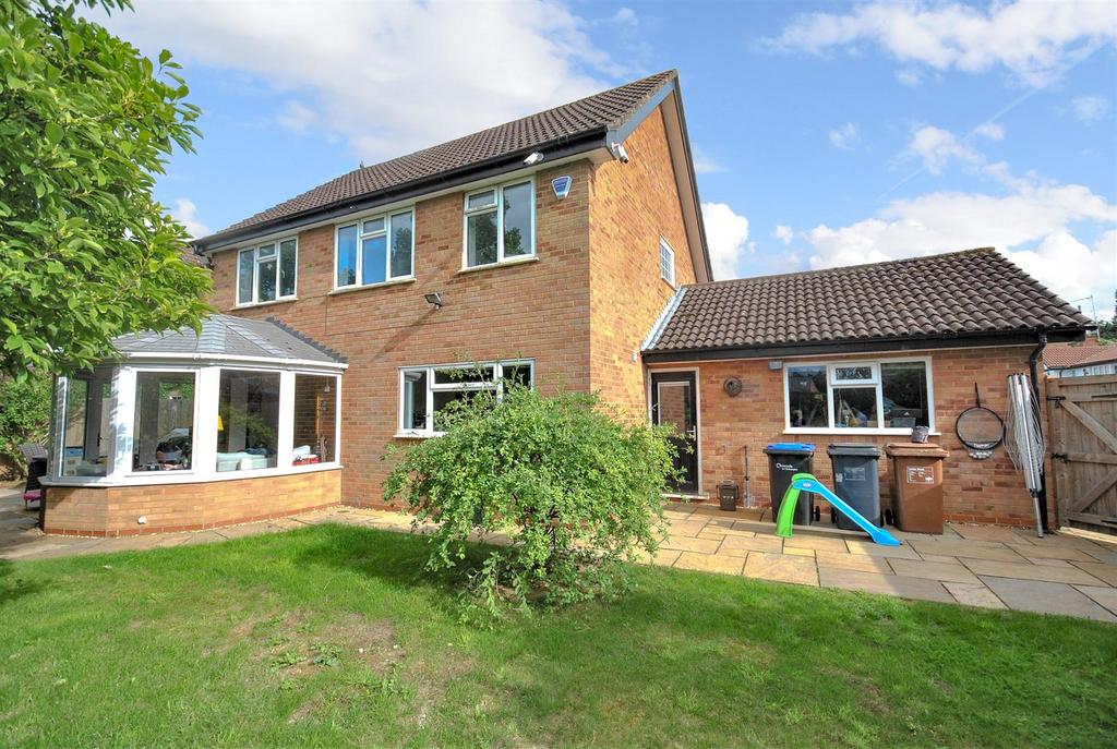Knighton Close, Duston, Northampton 4 bed detached house £450,000
