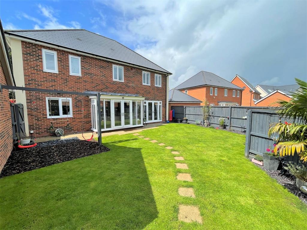 River Close, Whalley, Ribble Valley 4 bed detached house for sale £