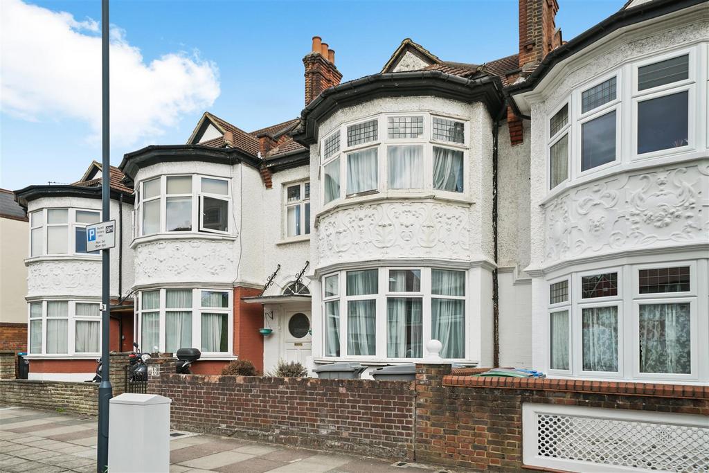 Heber Road, London, NW2 3 bed flat £2,500 pcm (£577 pw)