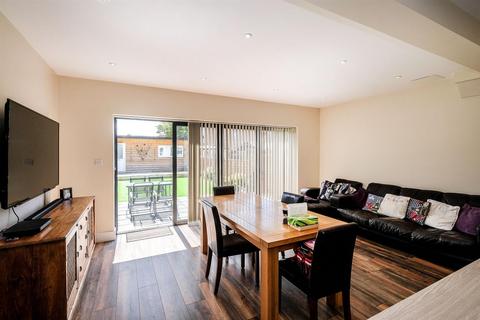 49 Brook Crescent, London, E4 9ES