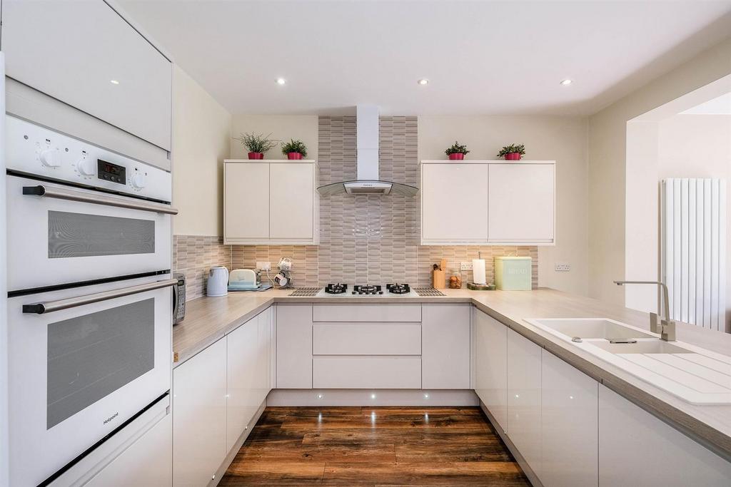 49 Brook Crescent-49 resized.jpg