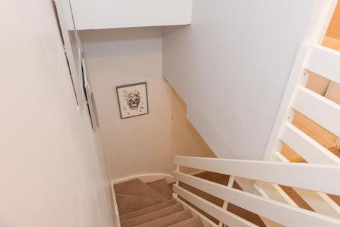 34 Stevens Close, Epsom, KT17 4RG