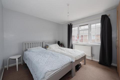 34 Stevens Close, Epsom, KT17 4RG