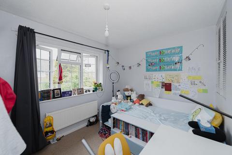 34 Stevens Close, Epsom, KT17 4RG