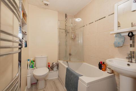 34 Stevens Close, Epsom, KT17 4RG
