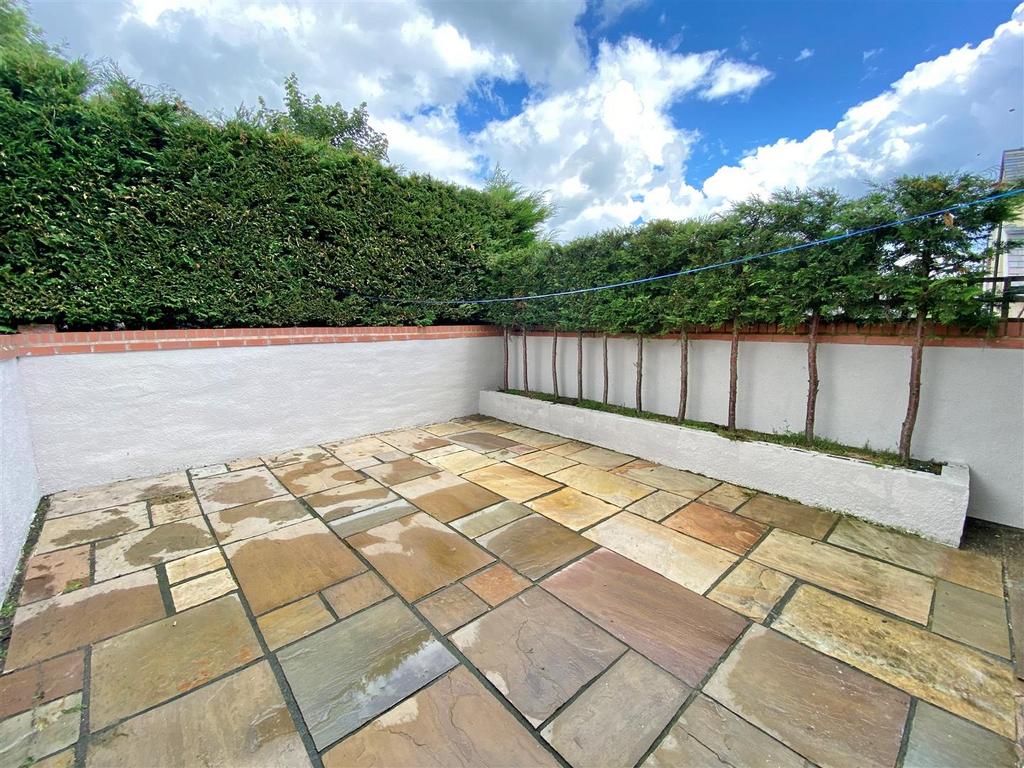 Byron Street, Macclesfield 2 bed terraced house for sale £195,000
