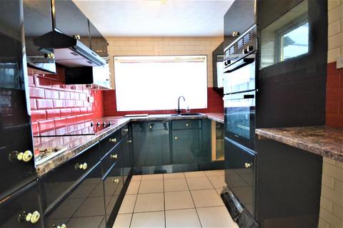 2 bedroom bungalow for sale - Willow Close, Burnham-on-Crouch