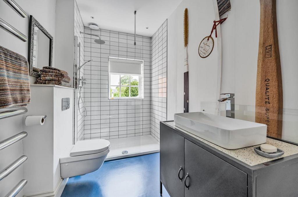 Family shower room