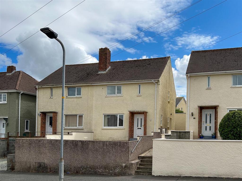 109 Hawthorn Rise, Haverfordwest 3 bed semidetached house for sale £