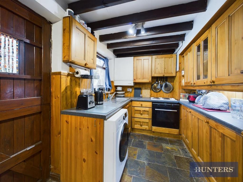 Kitchen 2.jpg