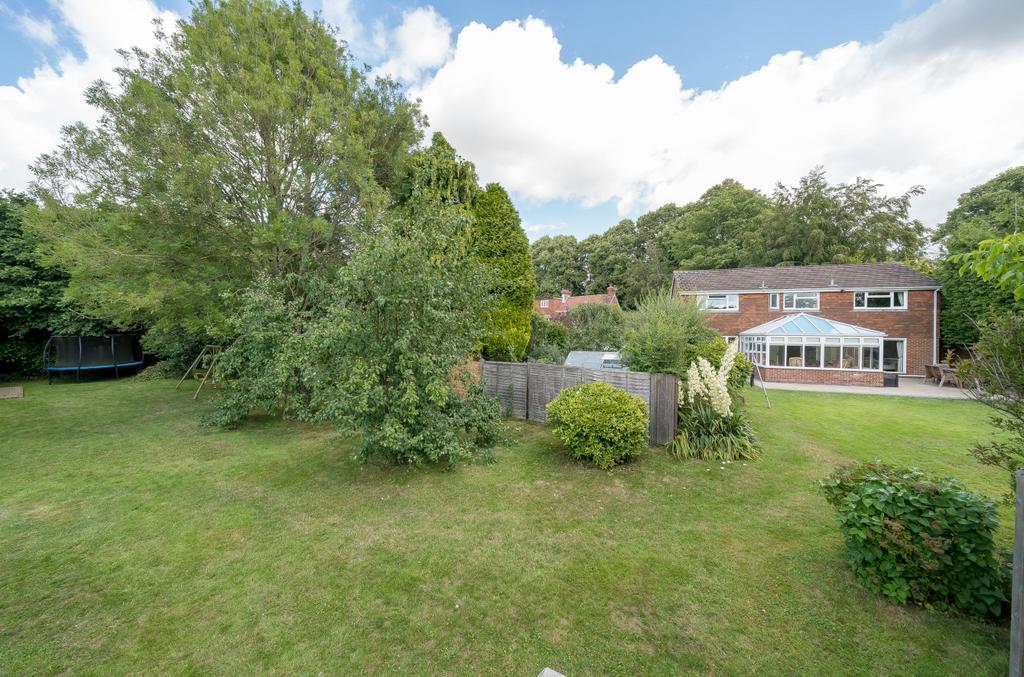Poles Lane, Otterbourne, Hampshire, SO21 5 bed detached house for sale