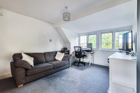 2 bedroom flat for sale, Southdown Road, Shawford, Winchester, Hampshire, SO21