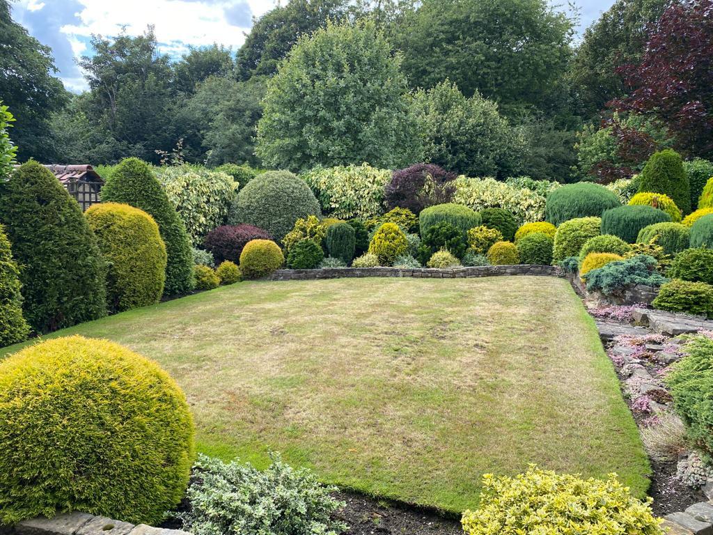 Allison Drive, Huddersfield, West Yorkshire, HD2 2 bed semidetached