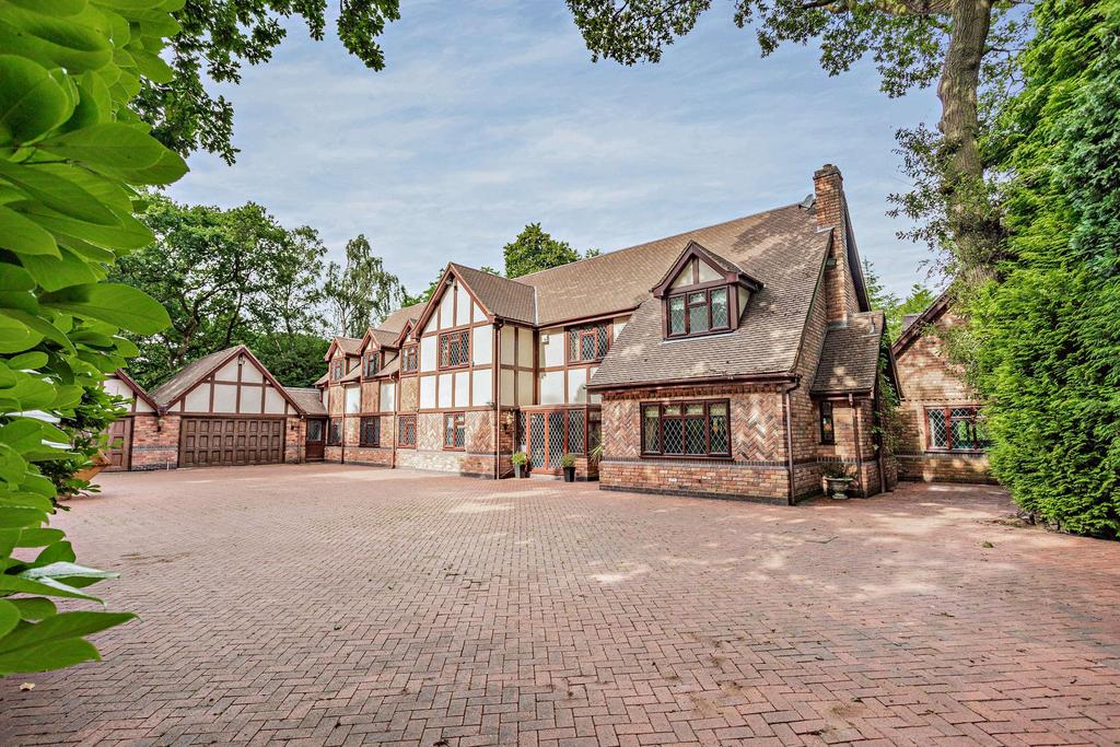 Roman Road, Sutton Coldfield, Staffordshire, B74 5 bed detached house