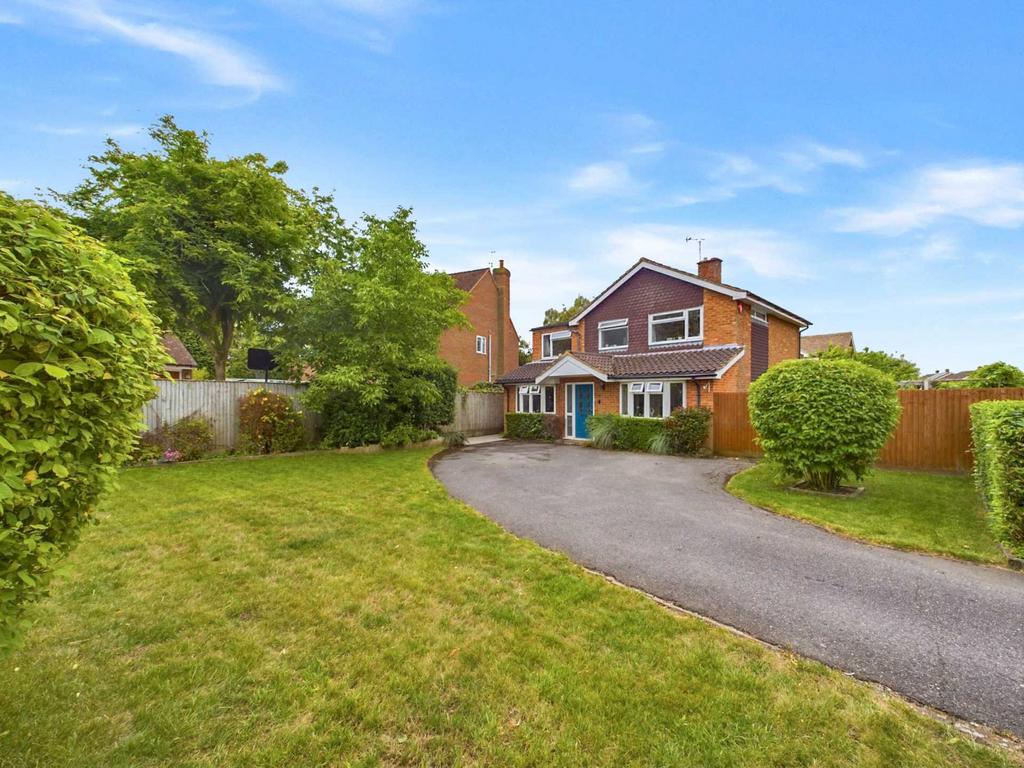 Stratton Road, Princes Risborough HP27 4 bed detached house for sale £775,000