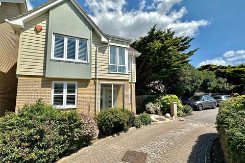 3 bedroom detached house for sale, Victoria Road, Milford on Sea, Lymington, Hampshire, SO41