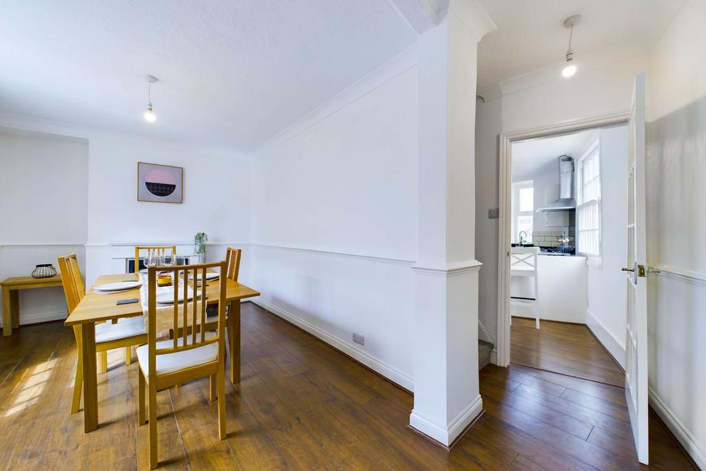 Pleasant Terrace, Colley End Park... 3 bed end of terrace house £205,000