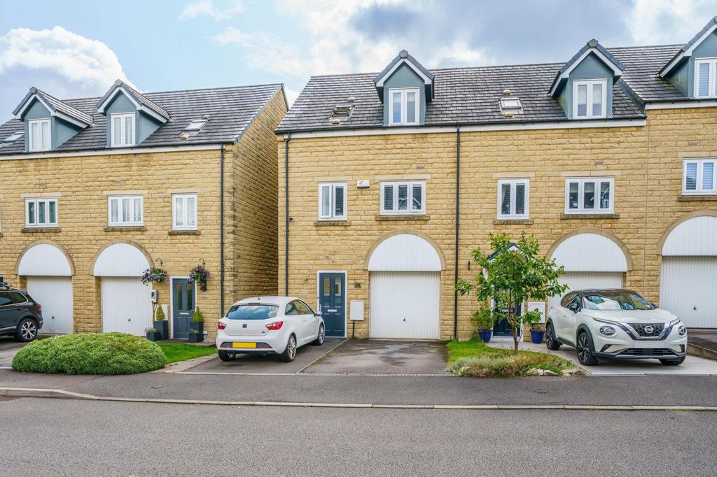 Springdale, Buxton, SK17 3 bed townhouse for sale £299,995