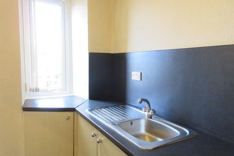 2 bedroom flat to rent, Seafield Road, West End, Dundee, DD1
