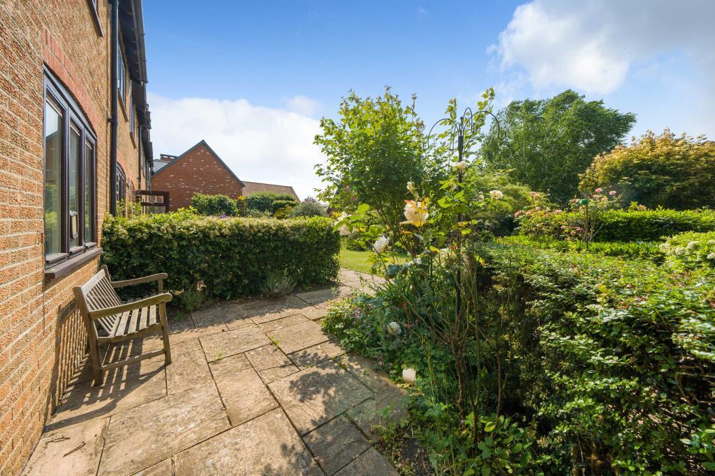 Marcham, Oxfordshire, OX13 2 bed retirement property £130,000