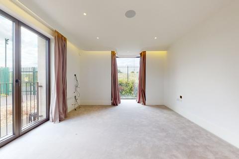 3 bedroom flat to rent - St. Edmunds Terrace