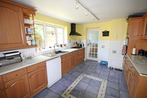 5 bedroom detached house for sale - MAIDENHEAD SL6