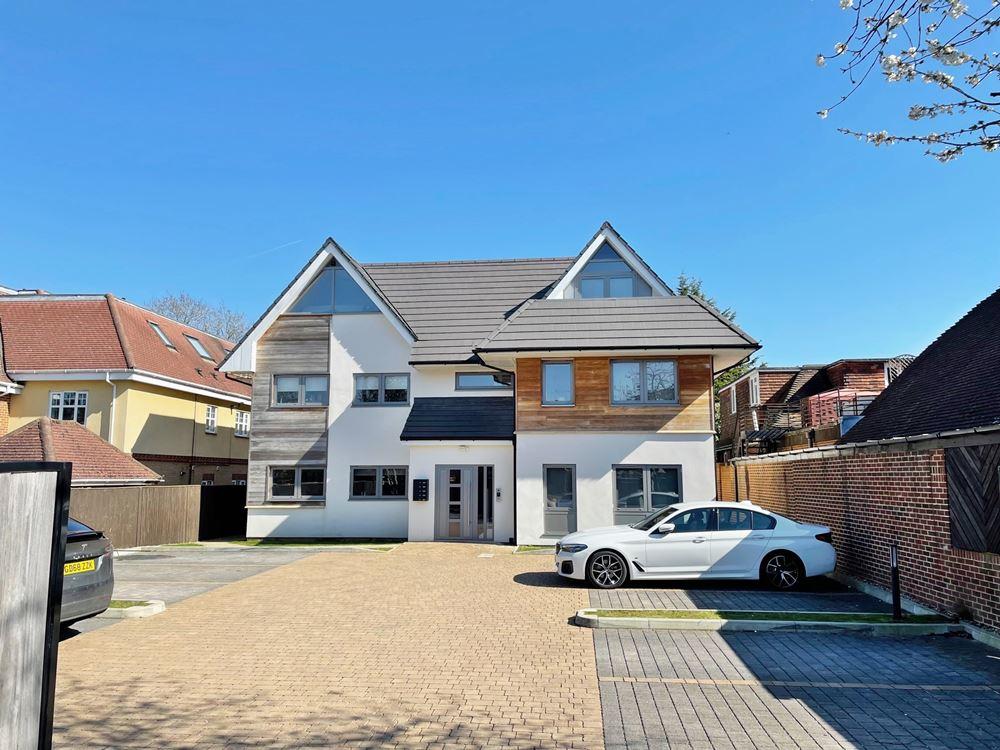 MAIDENHEAD SL6 2 bed flat for sale £500,000