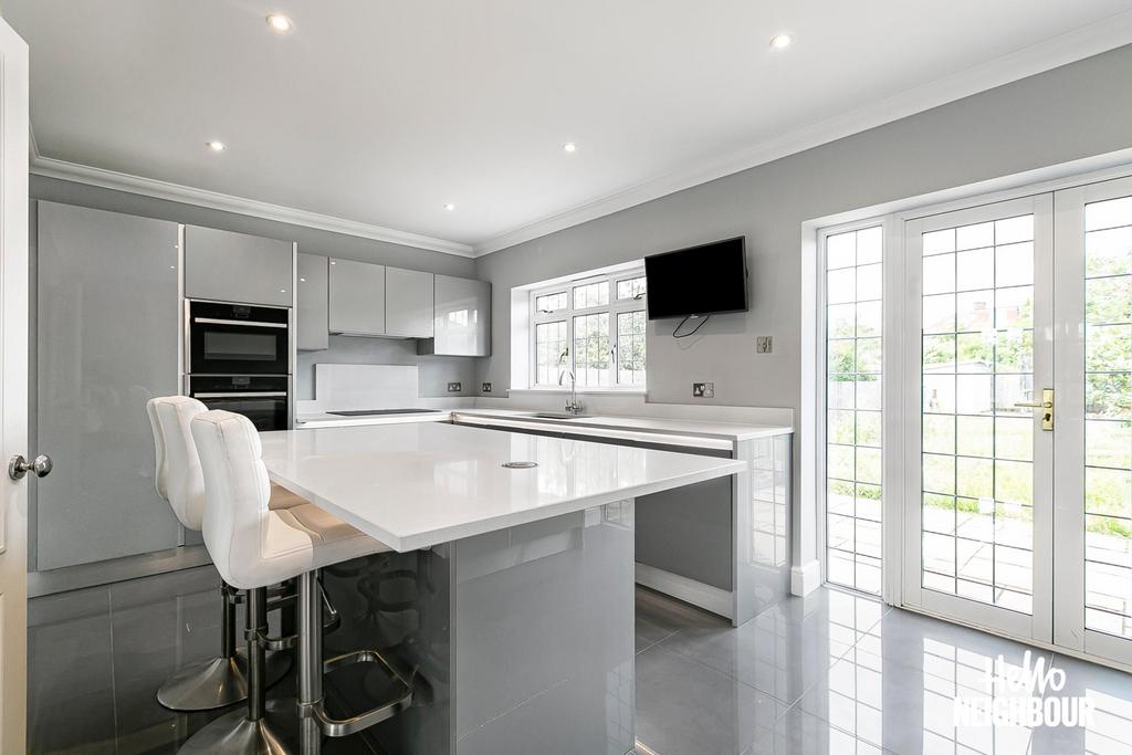 Hill Close, Chislehurst, BR7 4 bed semidetached house £2,750 pcm (£