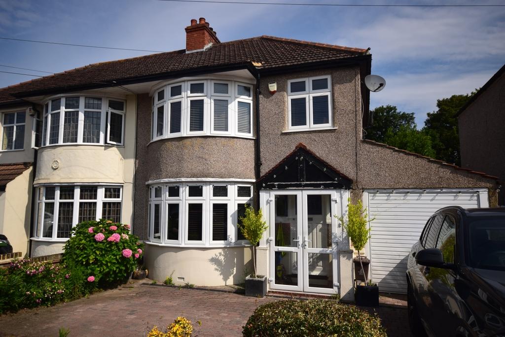 Bowness Road Bexleyheath DA7 3 bed semidetached house £1,850 pcm (£