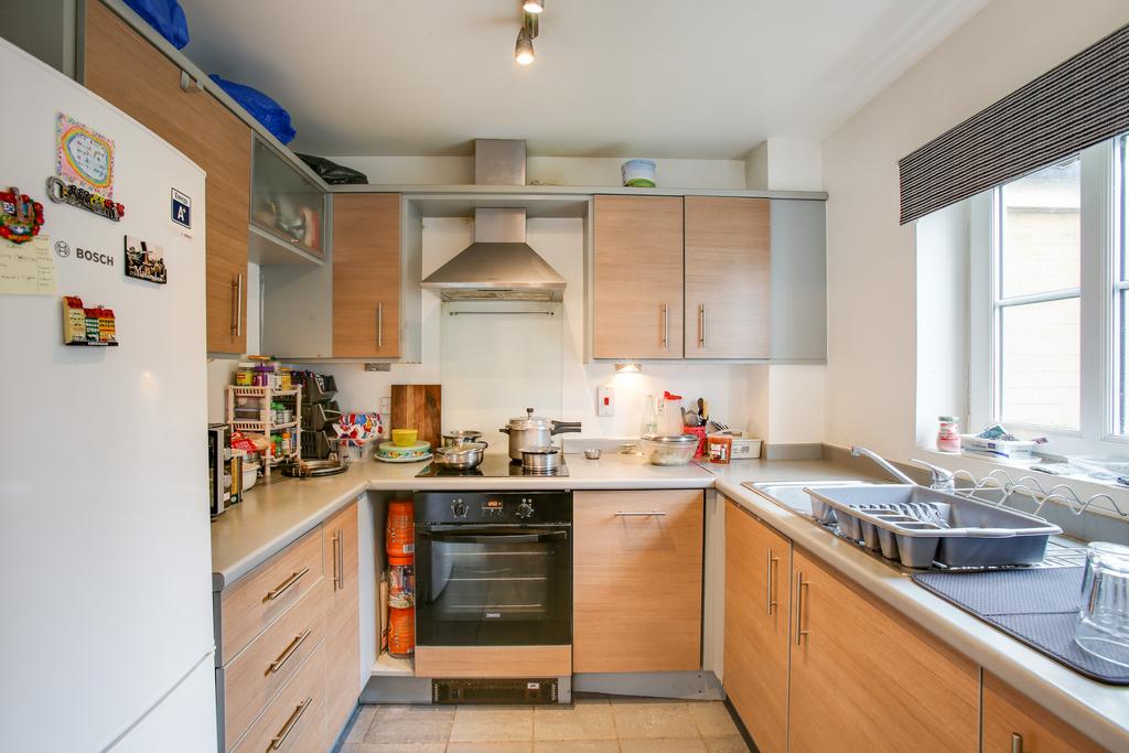Spring Grove Road, Isleworth TW7 2 bed flat for sale £349,950